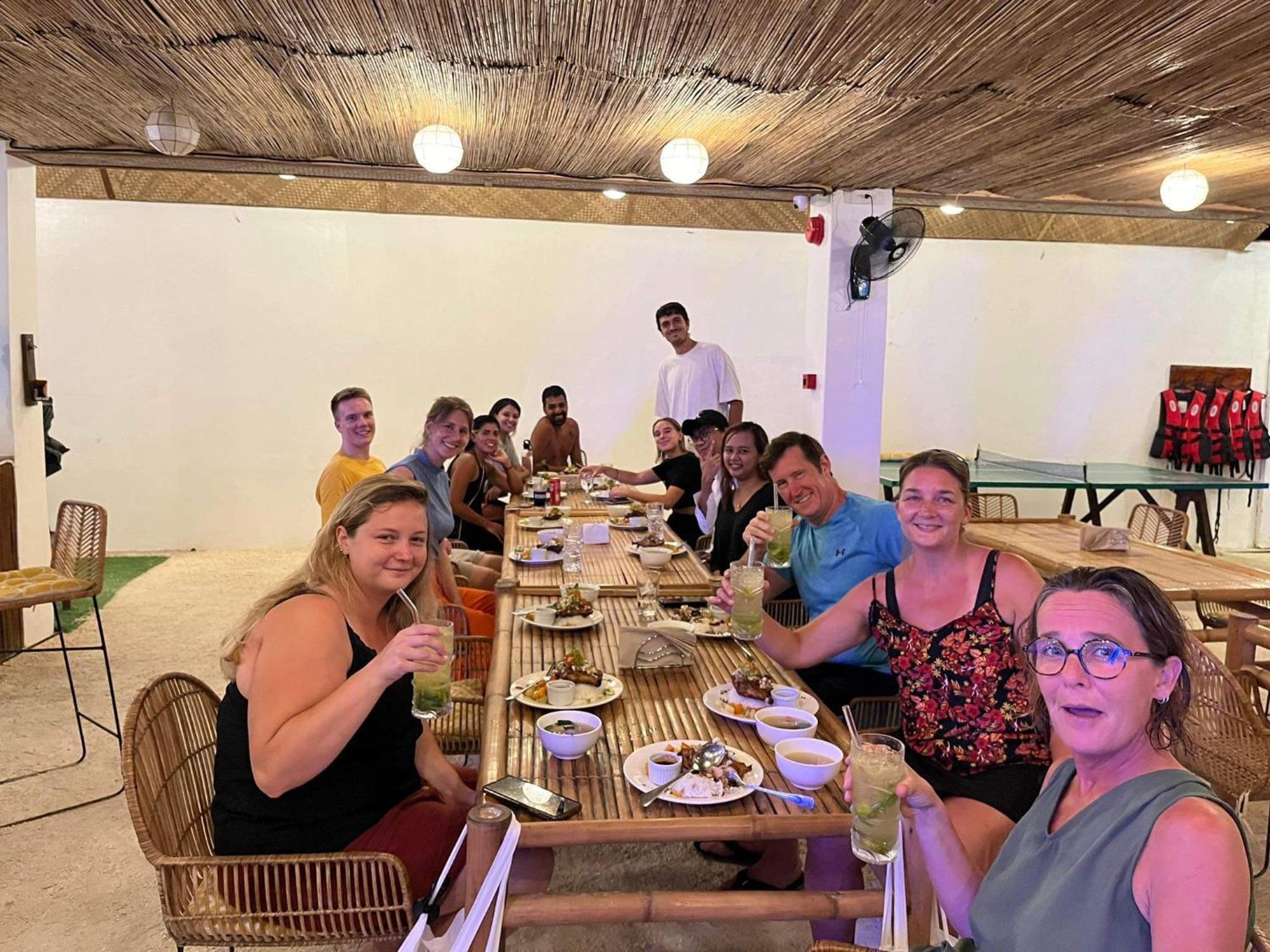 On Board Panglao Beach Hostel & Resort ダオ エクステリア 写真
