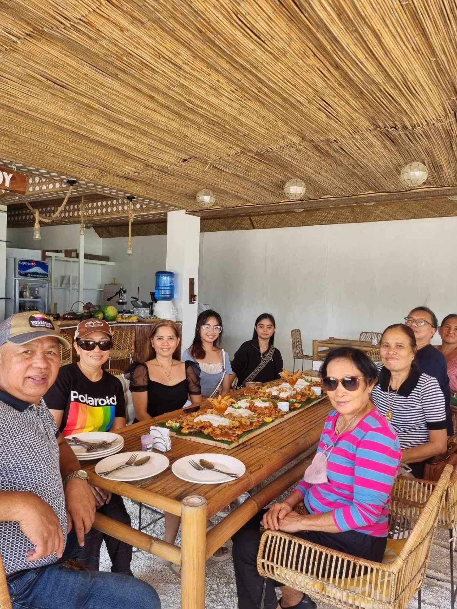 On Board Panglao Beach Hostel & Resort ダオ エクステリア 写真