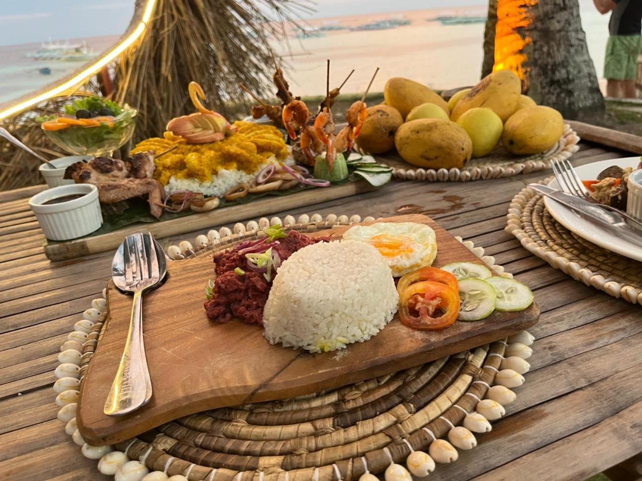 On Board Panglao Beach Hostel & Resort ダオ エクステリア 写真