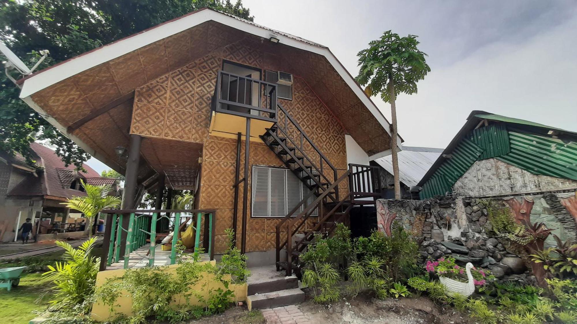 On Board Panglao Beach Hostel & Resort ダオ エクステリア 写真