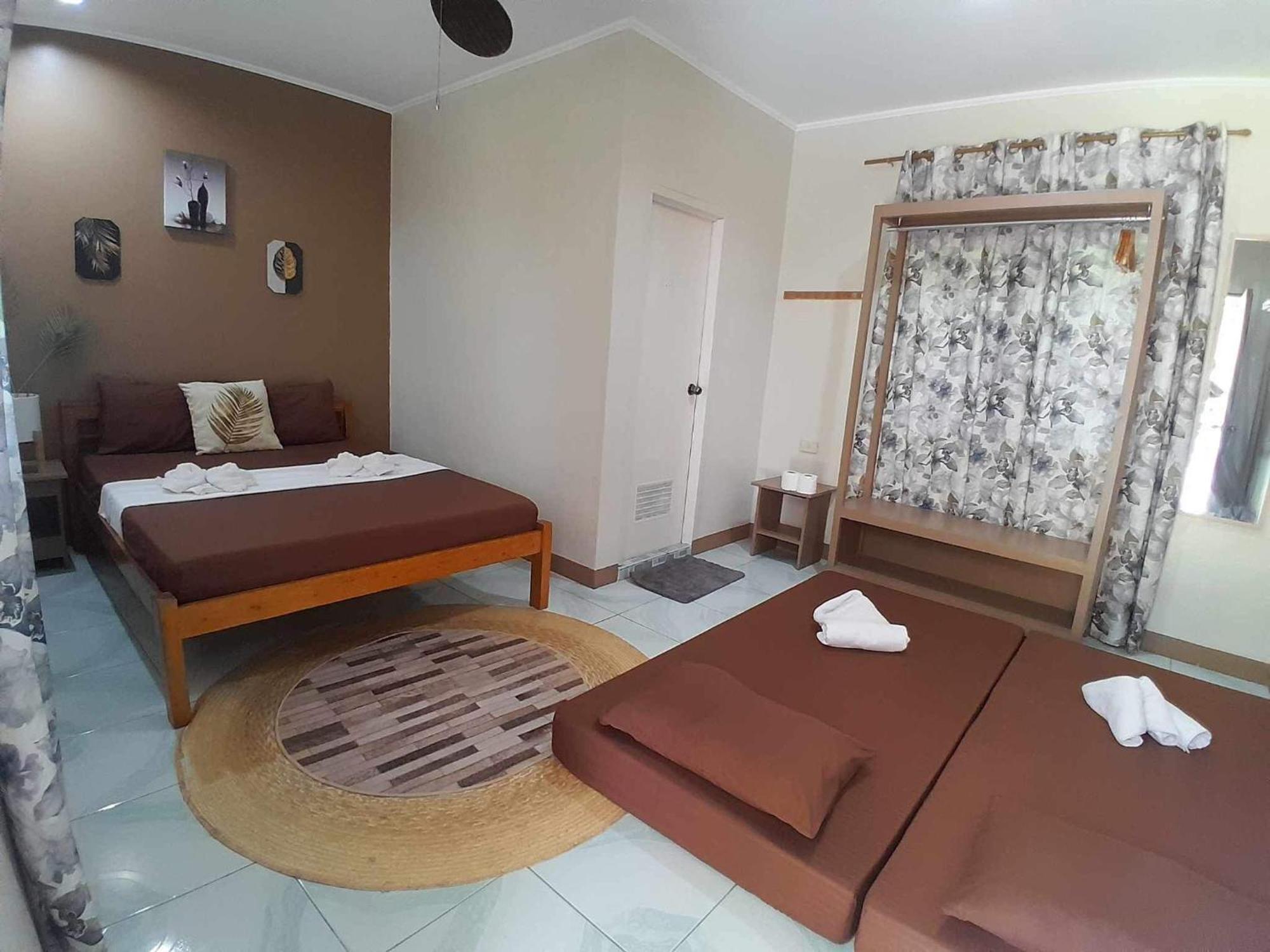 On Board Panglao Beach Hostel & Resort ダオ エクステリア 写真
