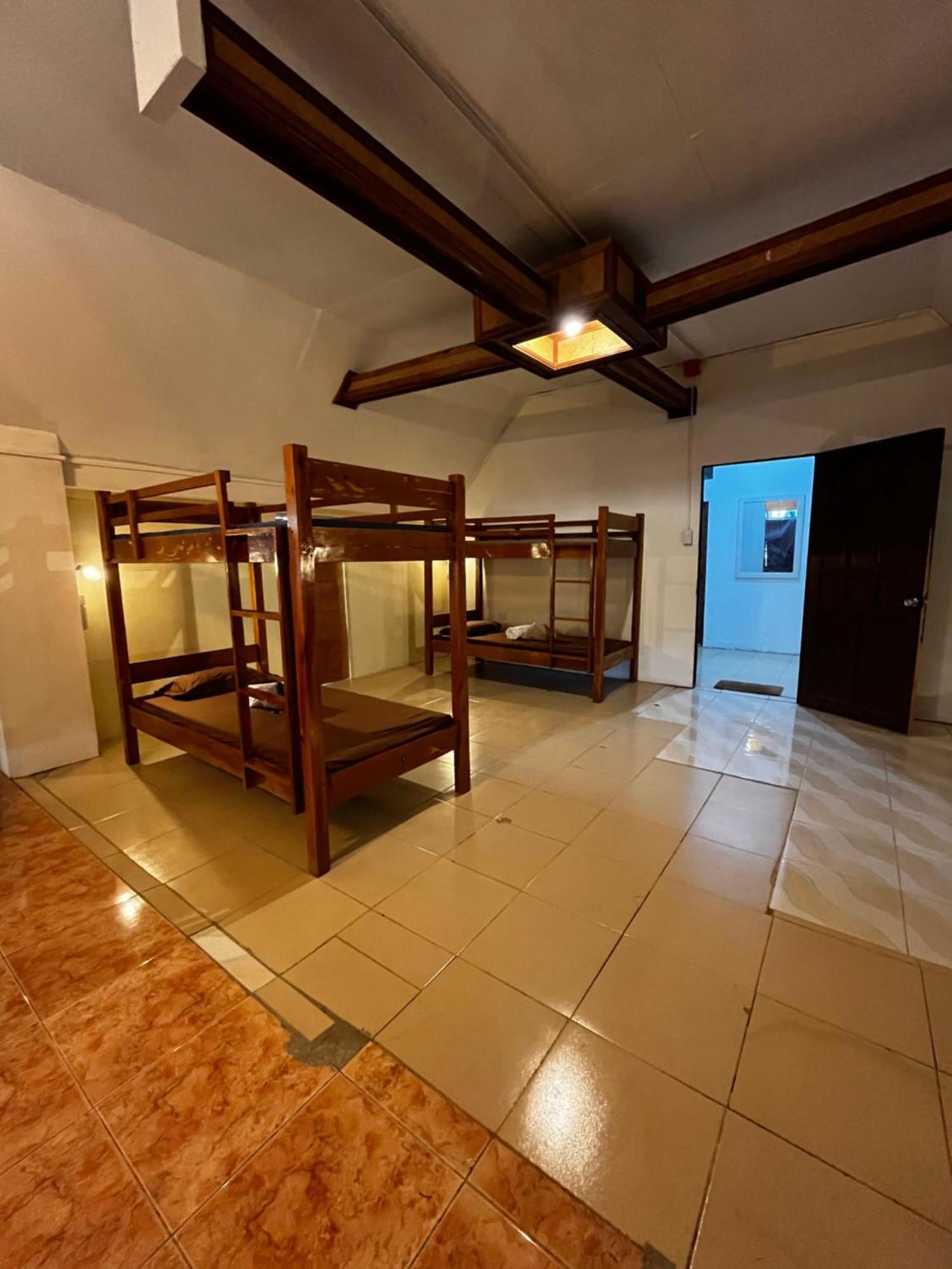 On Board Panglao Beach Hostel & Resort ダオ エクステリア 写真