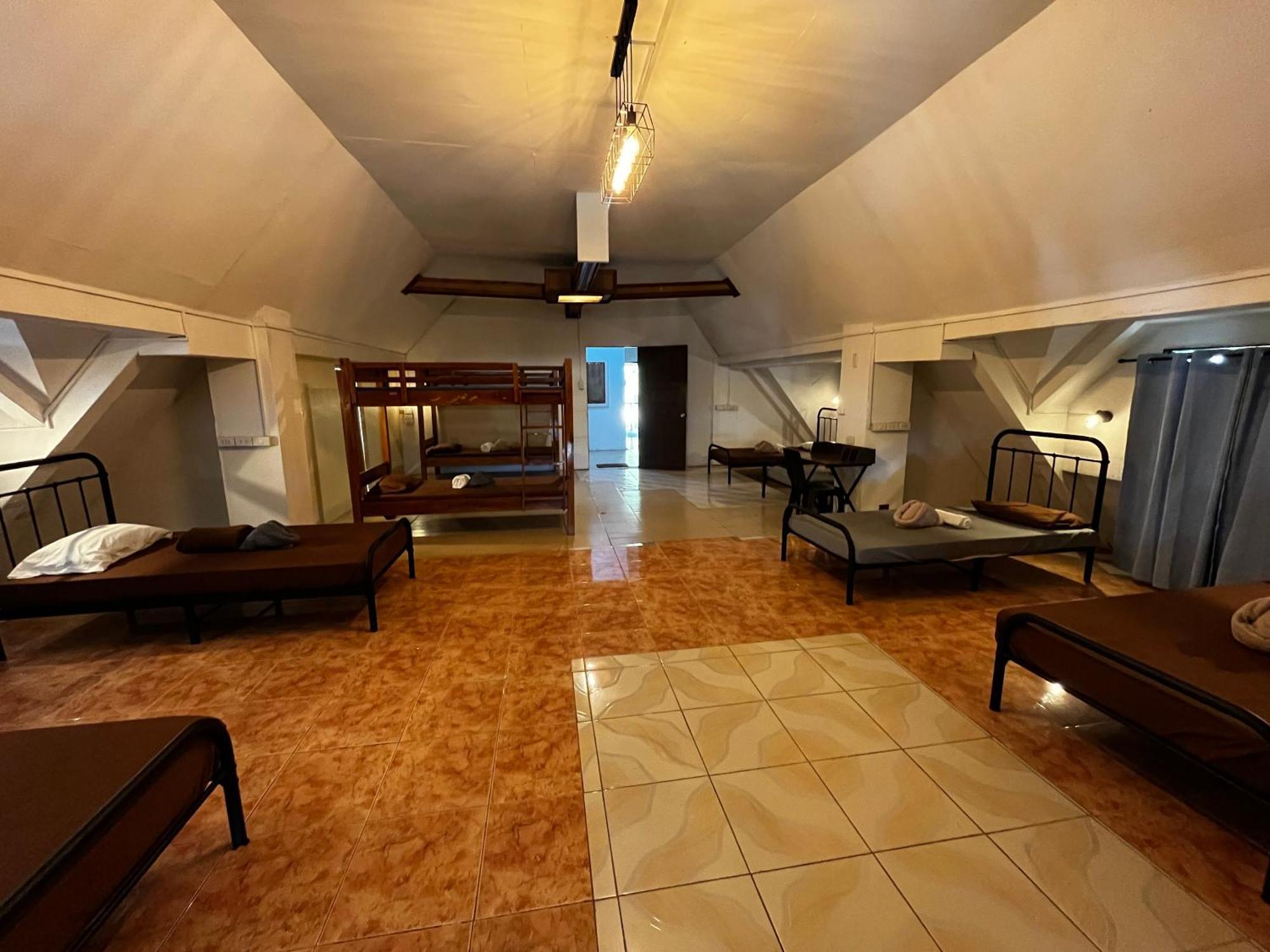On Board Panglao Beach Hostel & Resort ダオ エクステリア 写真